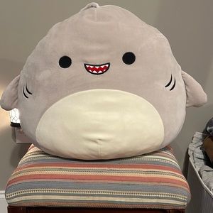 Gordon 16 inch shark squishmallow